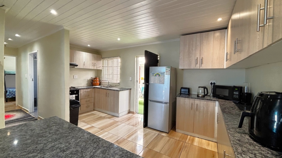 3 Bedroom Property for Sale in Hanover Park Western Cape